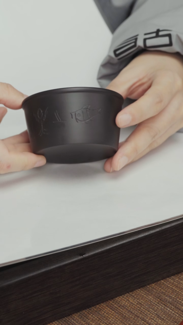 【闪购商品】紫砂茶壶底槽青平底杯刻绘鱼