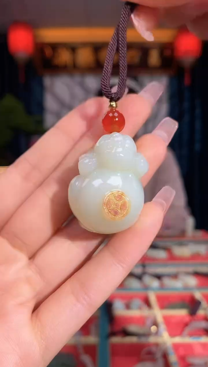 【闪购商品】和田玉颈饰未镶嵌猪牌