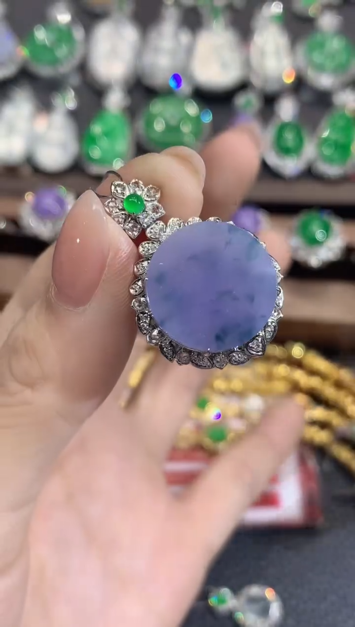 吊坠(不含链)18K金镶嵌翡翠A40翡翠紫色有一定色差