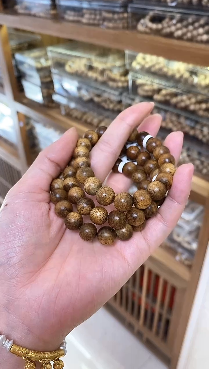 沉香手串海南莺歌绿圆珠单圈1.1虫漏多样性发其一