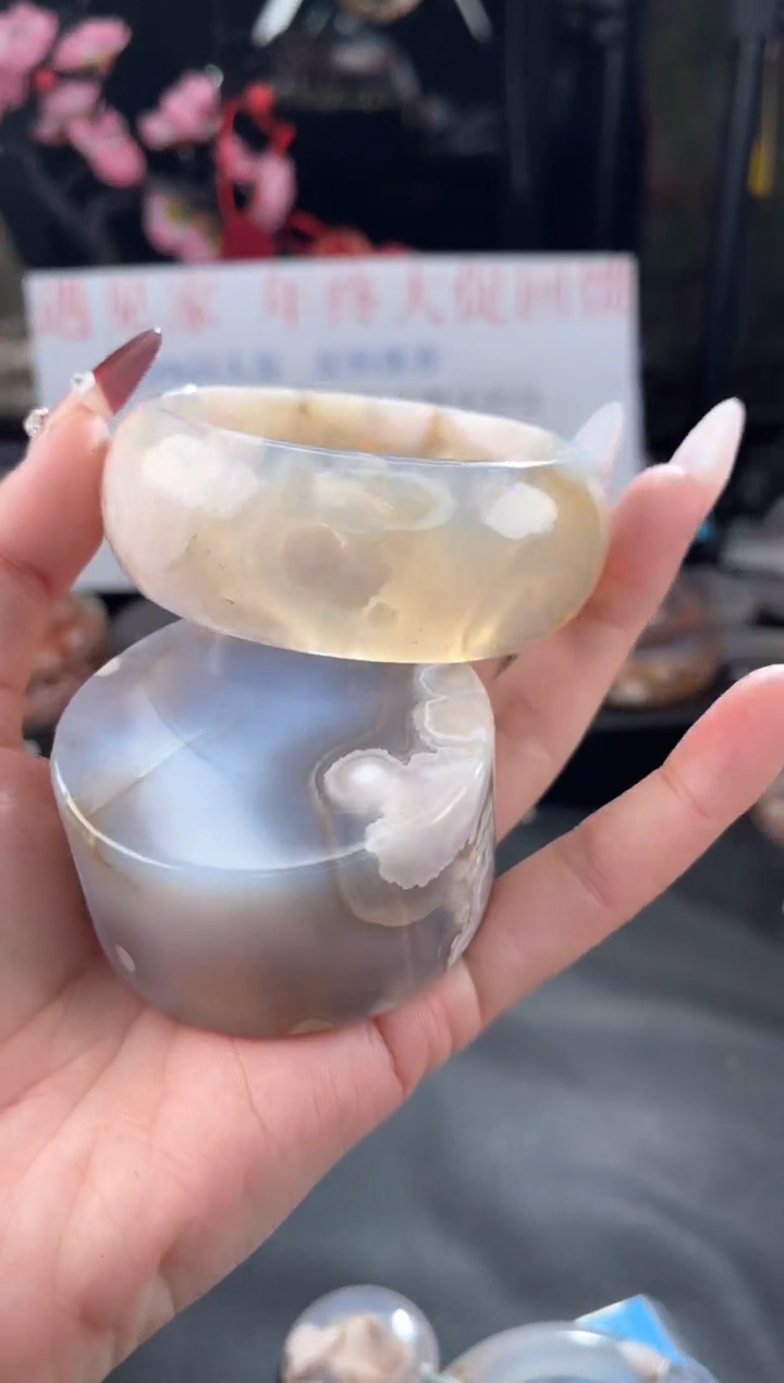 【闪购商品】石英质玉手镯未镶嵌59