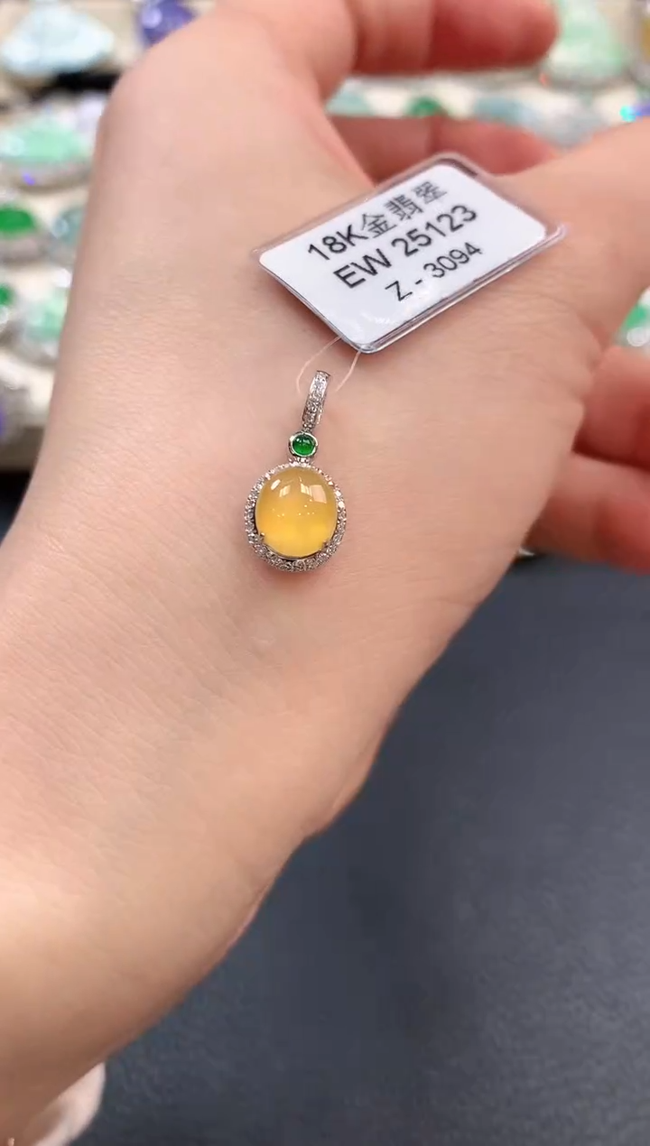 【闪购商品】翡翠吊坠(不含链)18K金镶嵌m6       