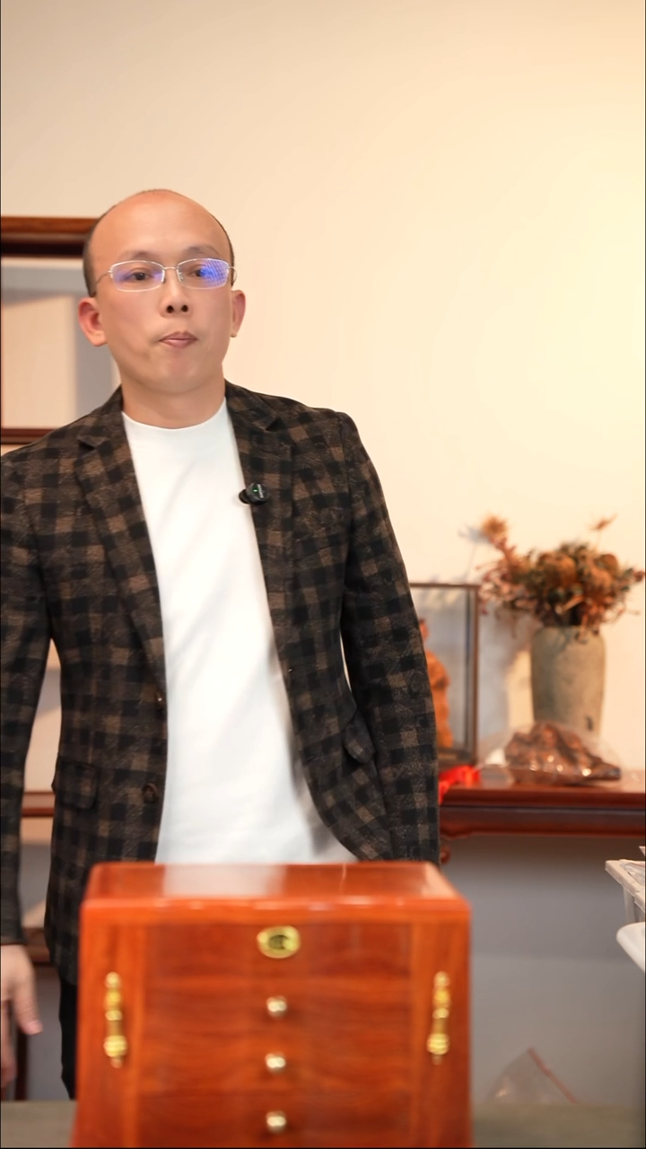 大果紫檀（缅甸花梨）其他缅花镜箱