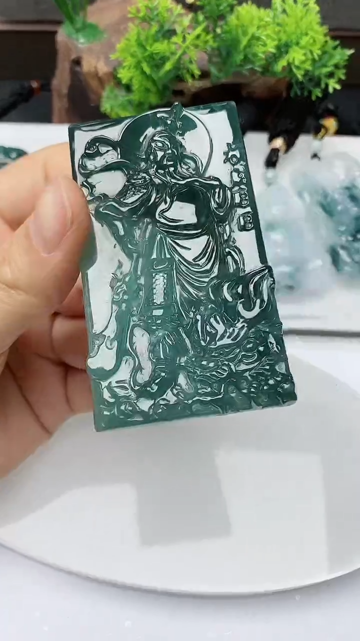 【闪购商品】翡翠颈饰未镶嵌         