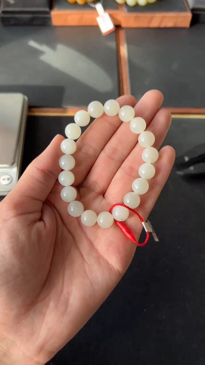 【闪购商品】和田玉手串未镶嵌且末金山微色差卡10