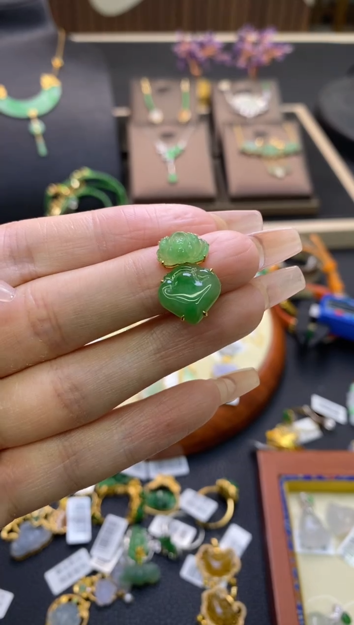 【闪购商品】翡翠颈饰18K金镶嵌净货13304