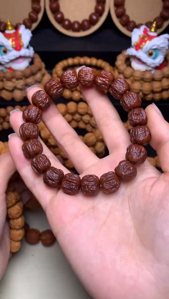 【闪购商品】文玩核桃手串5个月的红串
