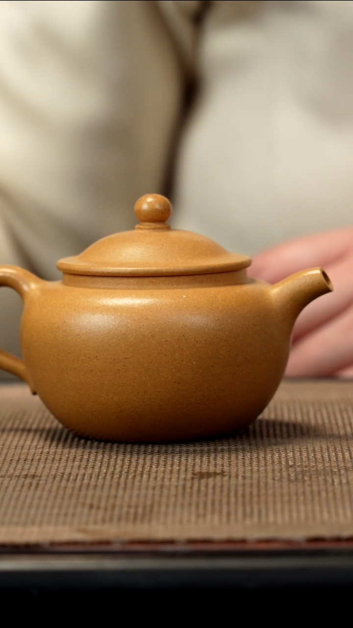紫砂茶盏黄金段笠帽160CC