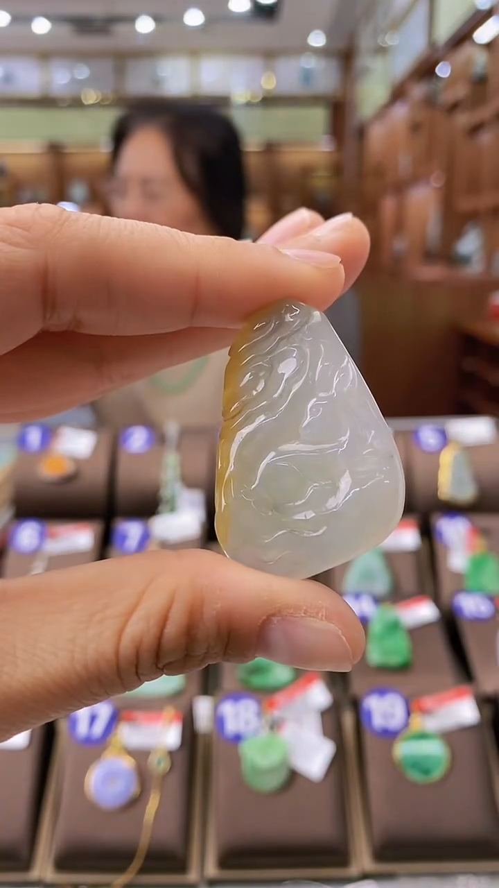 【闪购商品】翡翠颈饰未镶嵌花件