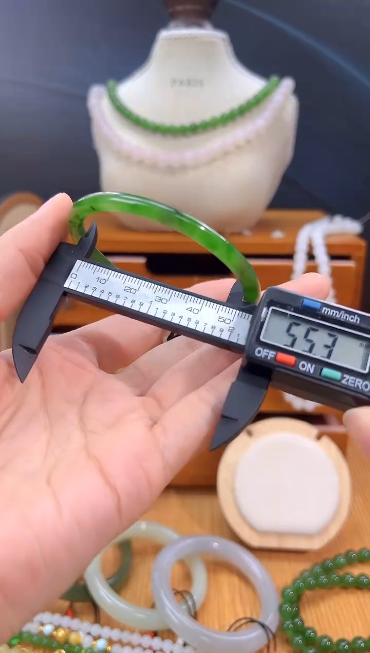 未镶嵌手镯和田玉多样性拍一发一 cg