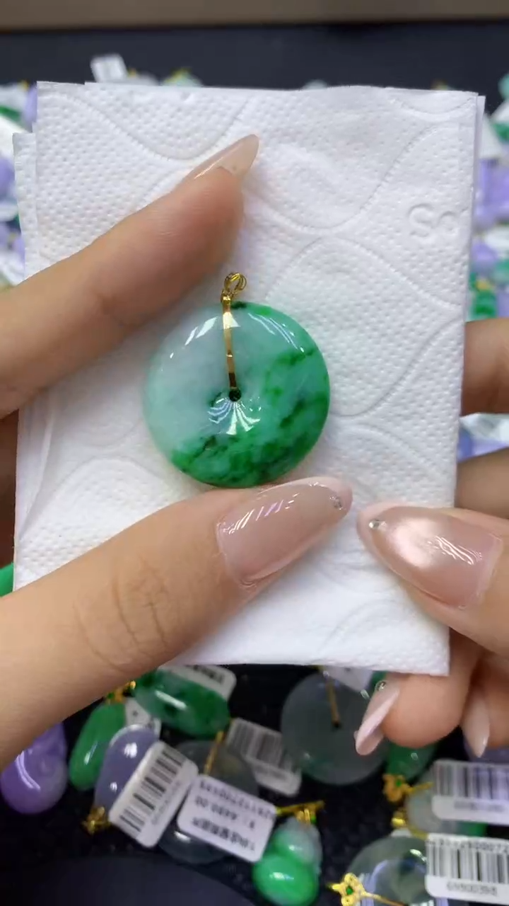 颈饰18K金镶嵌翡翠天然缅甸翡翠A货