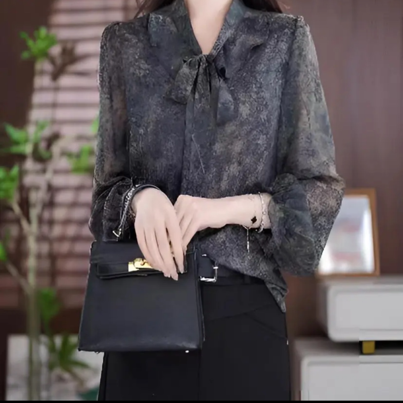 {春季上新}时尚减龄百搭小衫气质