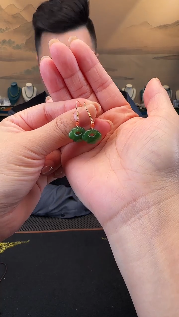 银S925镶嵌和田玉耳饰祥云锁