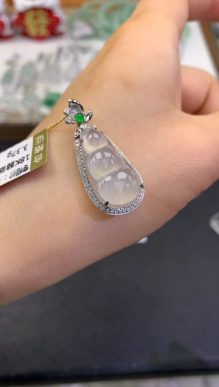 【闪购商品】翡翠颈饰18K金镶嵌         