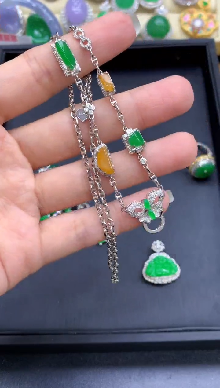 颈饰18K金镶嵌翡翠781-中国好珍宝