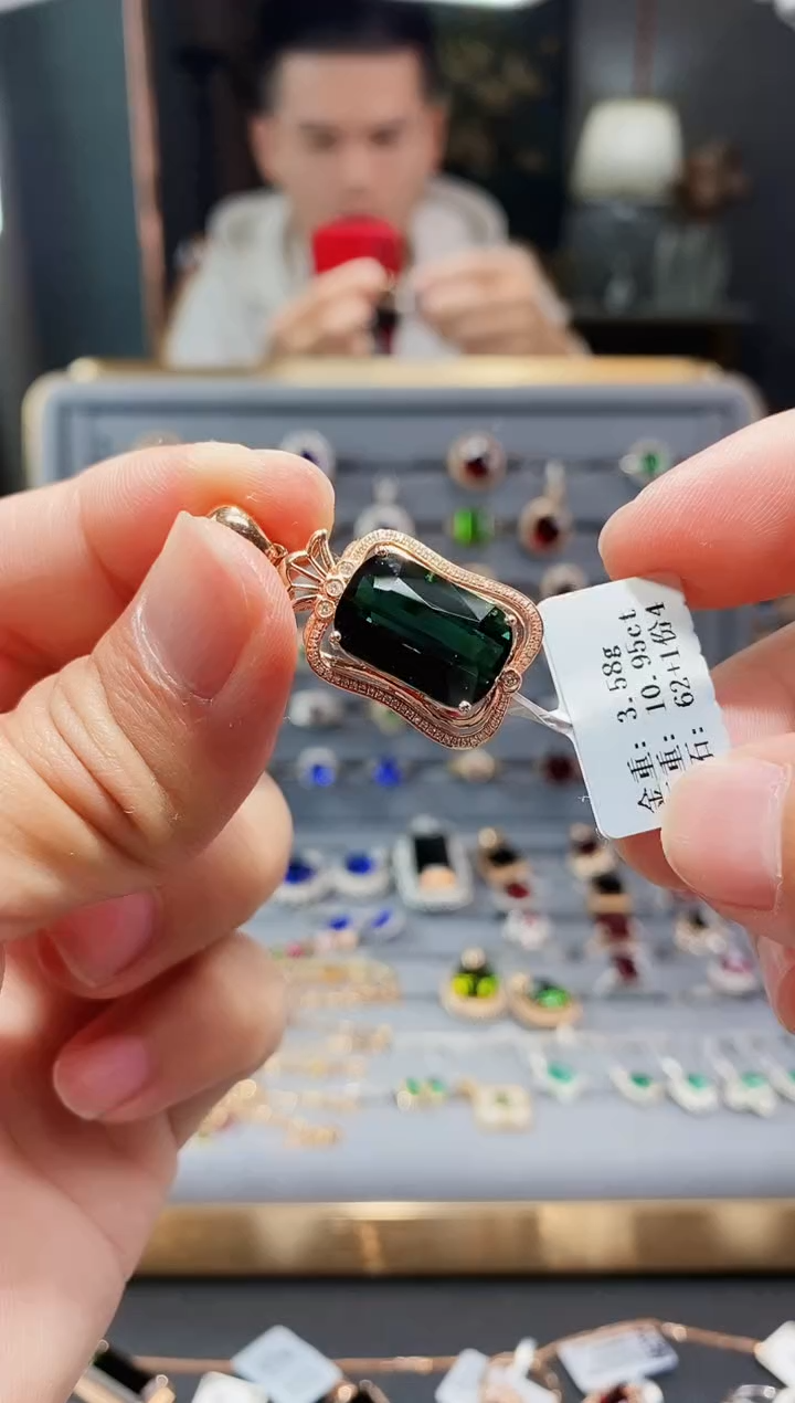 【闪购商品】碧玺颈饰18K金镶嵌10.95.