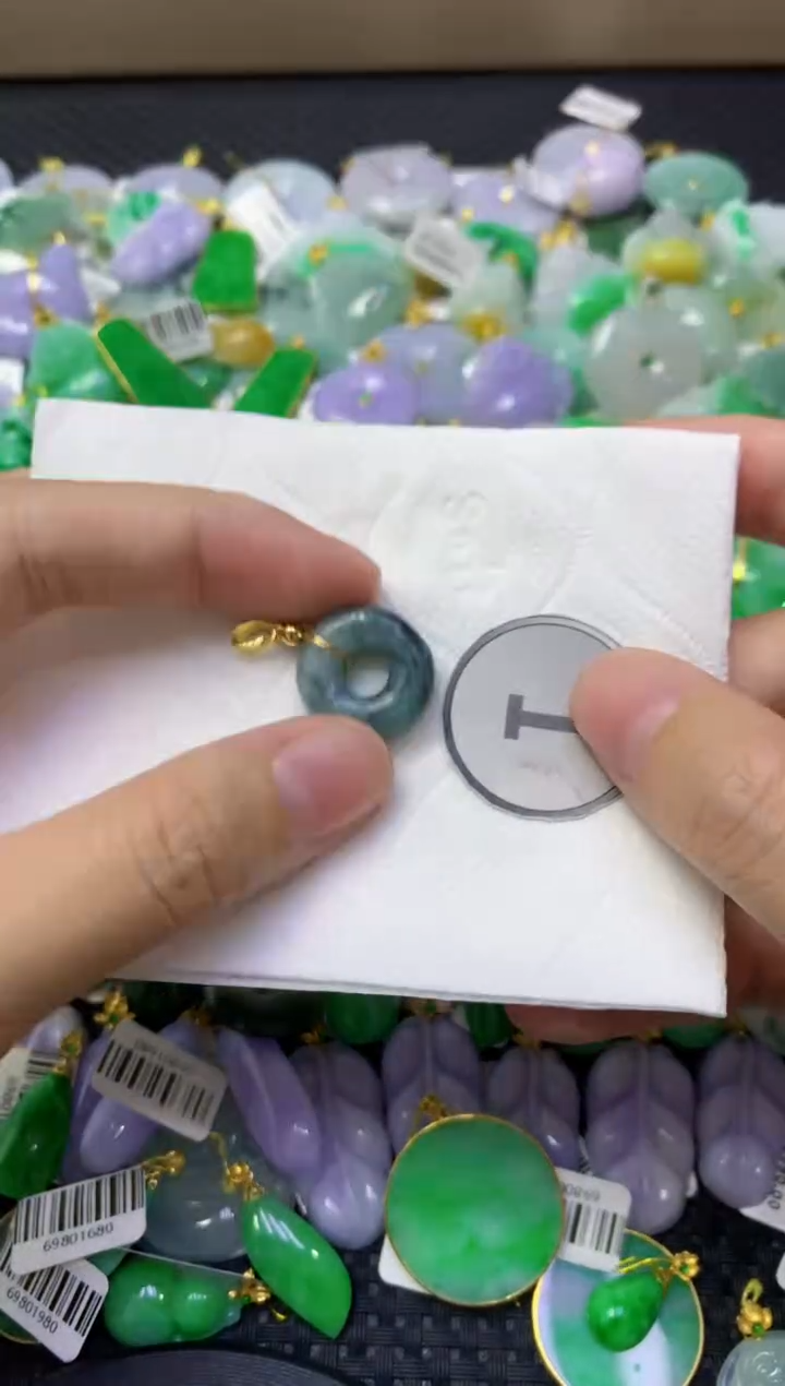 颈饰未镶嵌翡翠天然缅甸翡翠A货