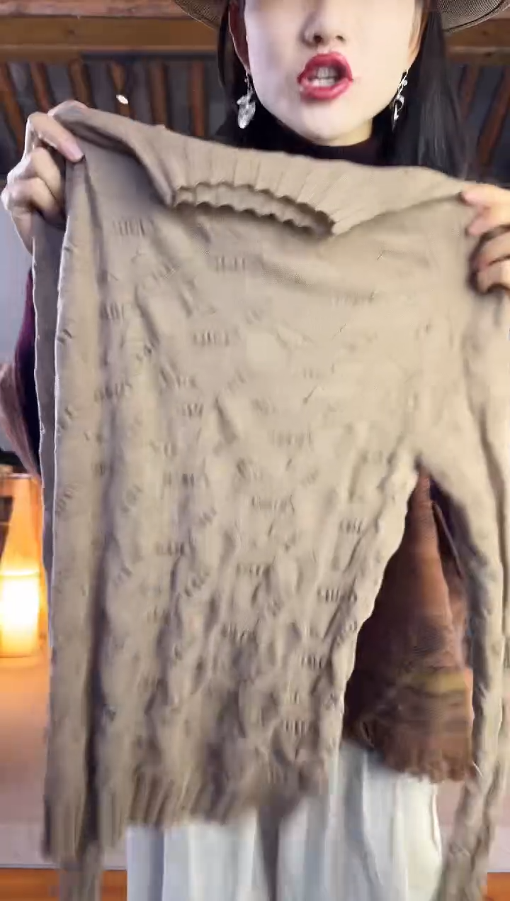 设计师款卡其色提花打底衫