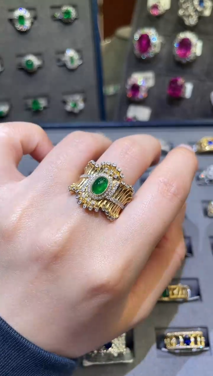 【闪购商品】祖母绿戒指18K金镶嵌0.93ct