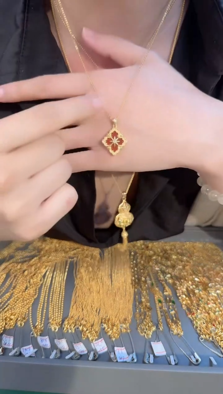 布家四叶草吊坠0.90（附带礼盒包装）