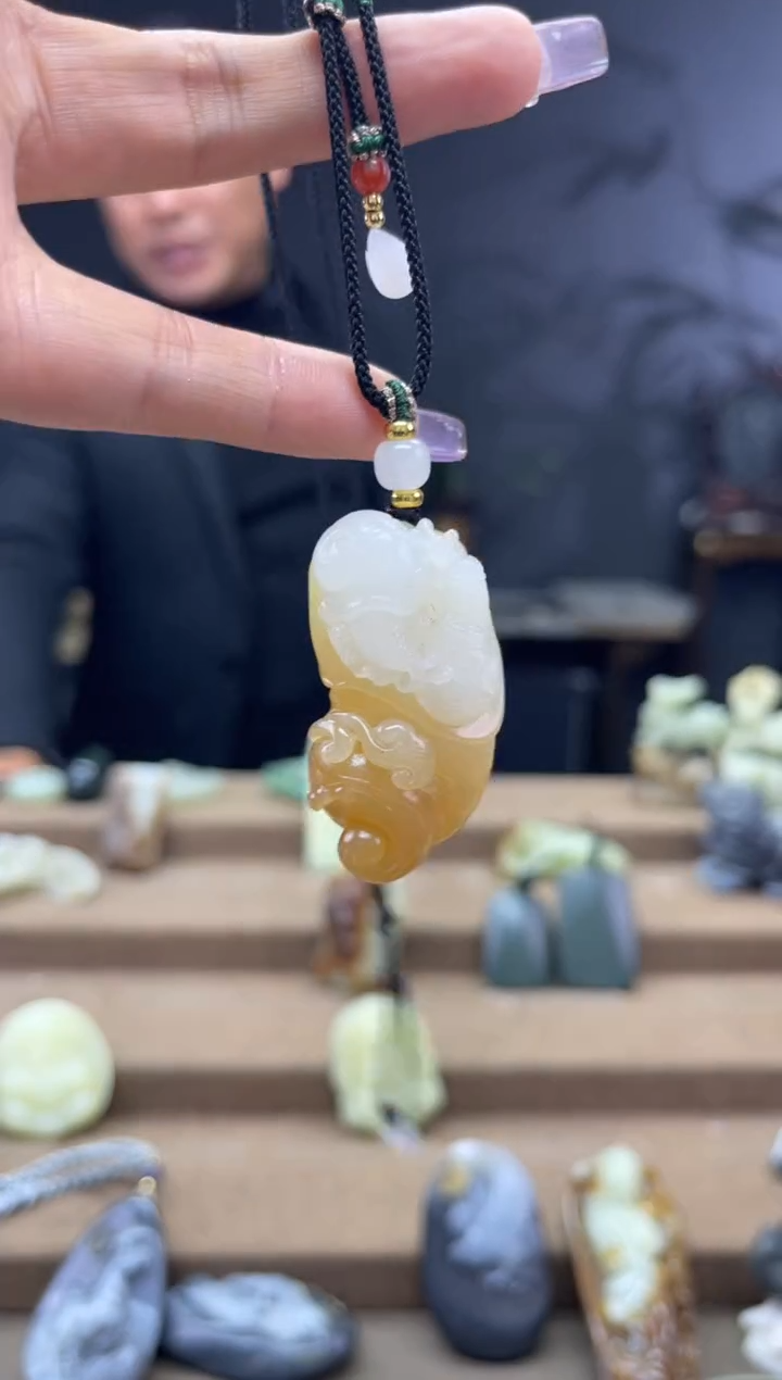 颈饰未镶嵌和田玉1