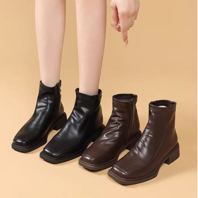 W101冬季粗跟低跟方头短靴女鞋侧拉链拼接时装鞋女薄绒