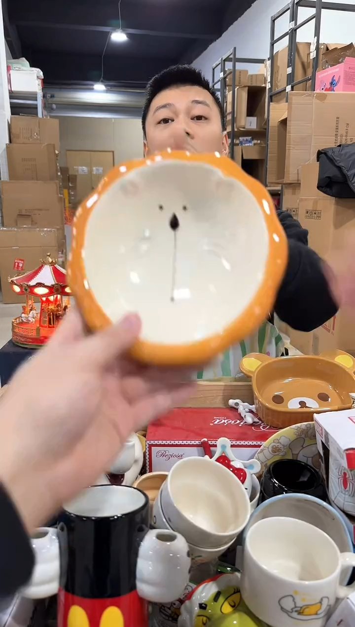 瓷片大号狮子猫碗