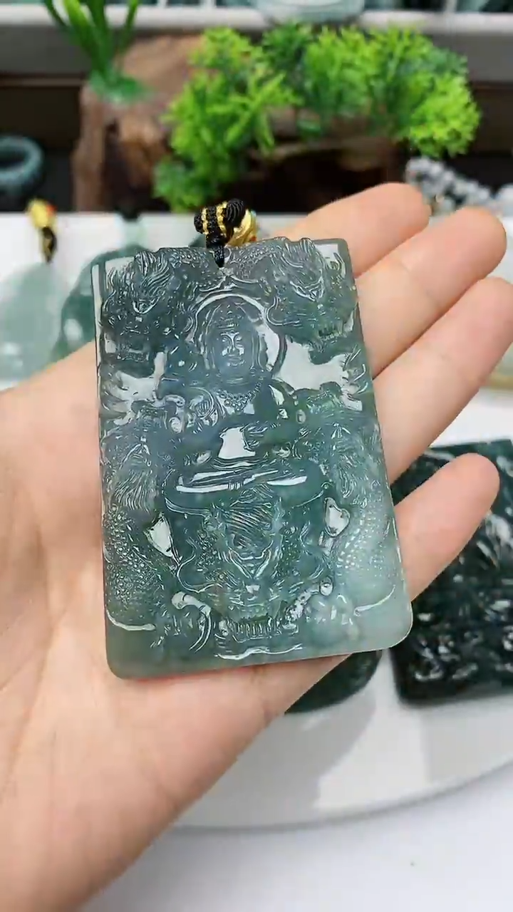 【闪购商品】翡翠颈饰未镶嵌        