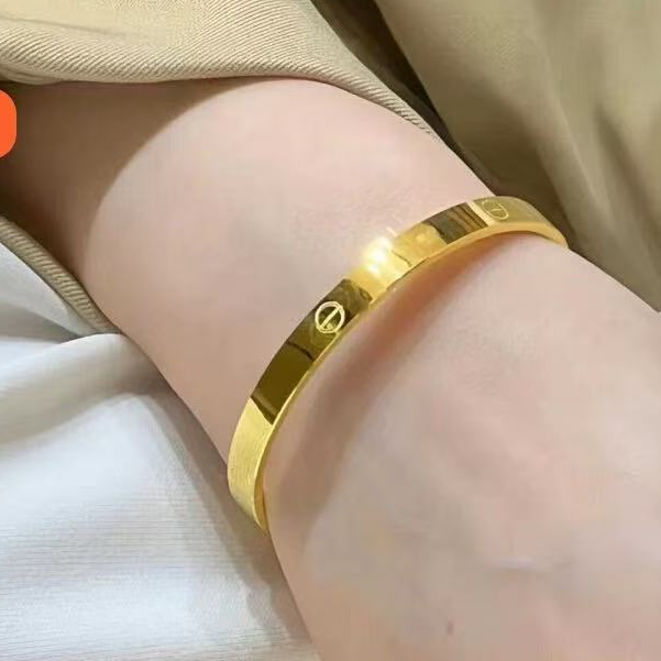 18k金爆款时尚一字卡家同款手镯男女可带a44