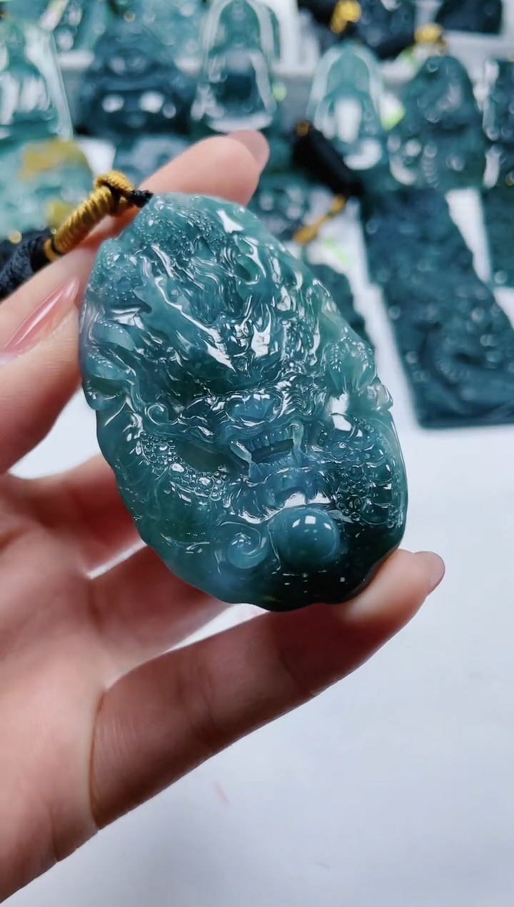 【闪购商品】翡翠颈饰未镶嵌