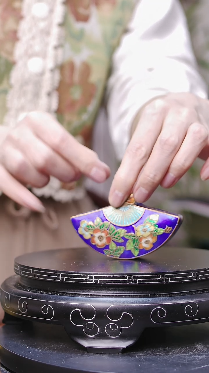 【闪购商品】非遗技艺 景泰蓝粉盒扇形宝蓝