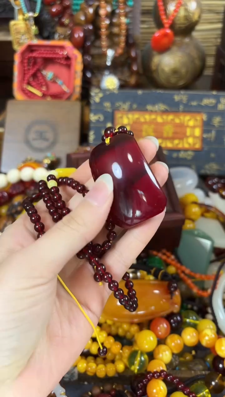 未镶嵌颈饰蜜蜡..................