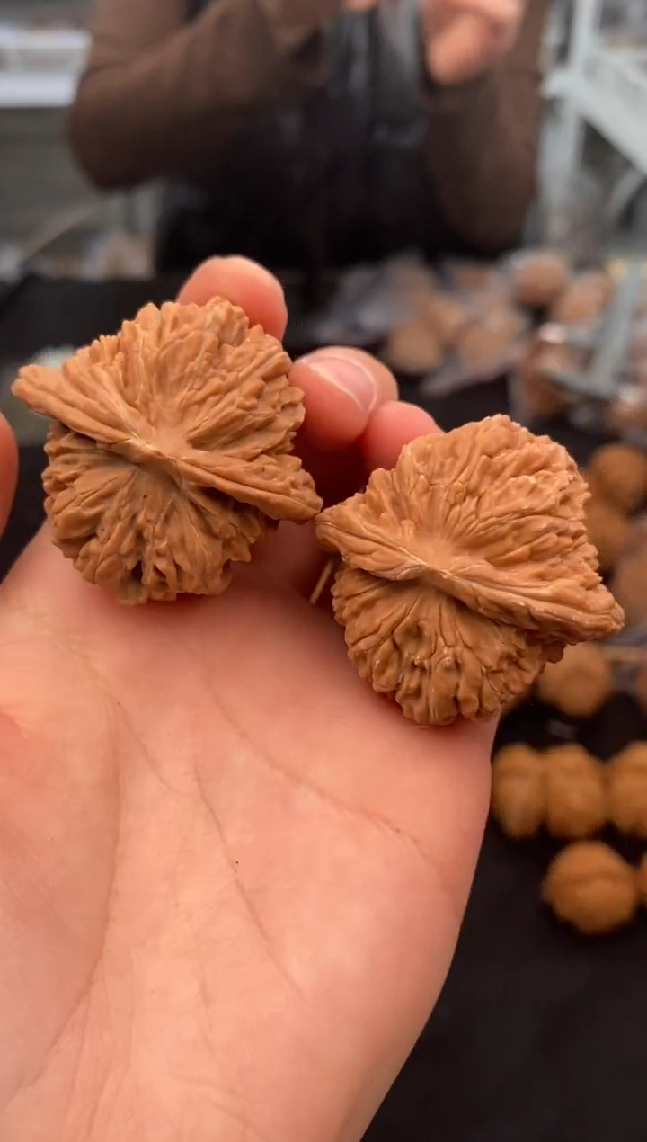 【闪购商品】文玩核桃把件四座楼39-t933