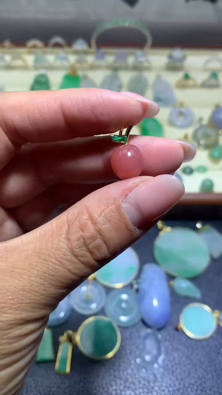 【闪购商品】南红玛瑙颈饰合金095南红吊坠