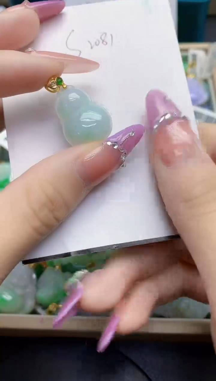 翡翠未镶嵌颈饰缅甸天然翡翠A货