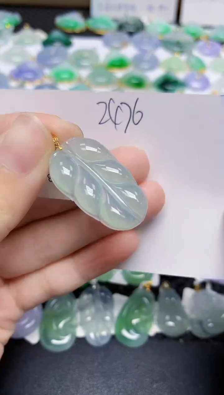 翡翠18K金镶嵌颈饰天然缅甸翡翠A货