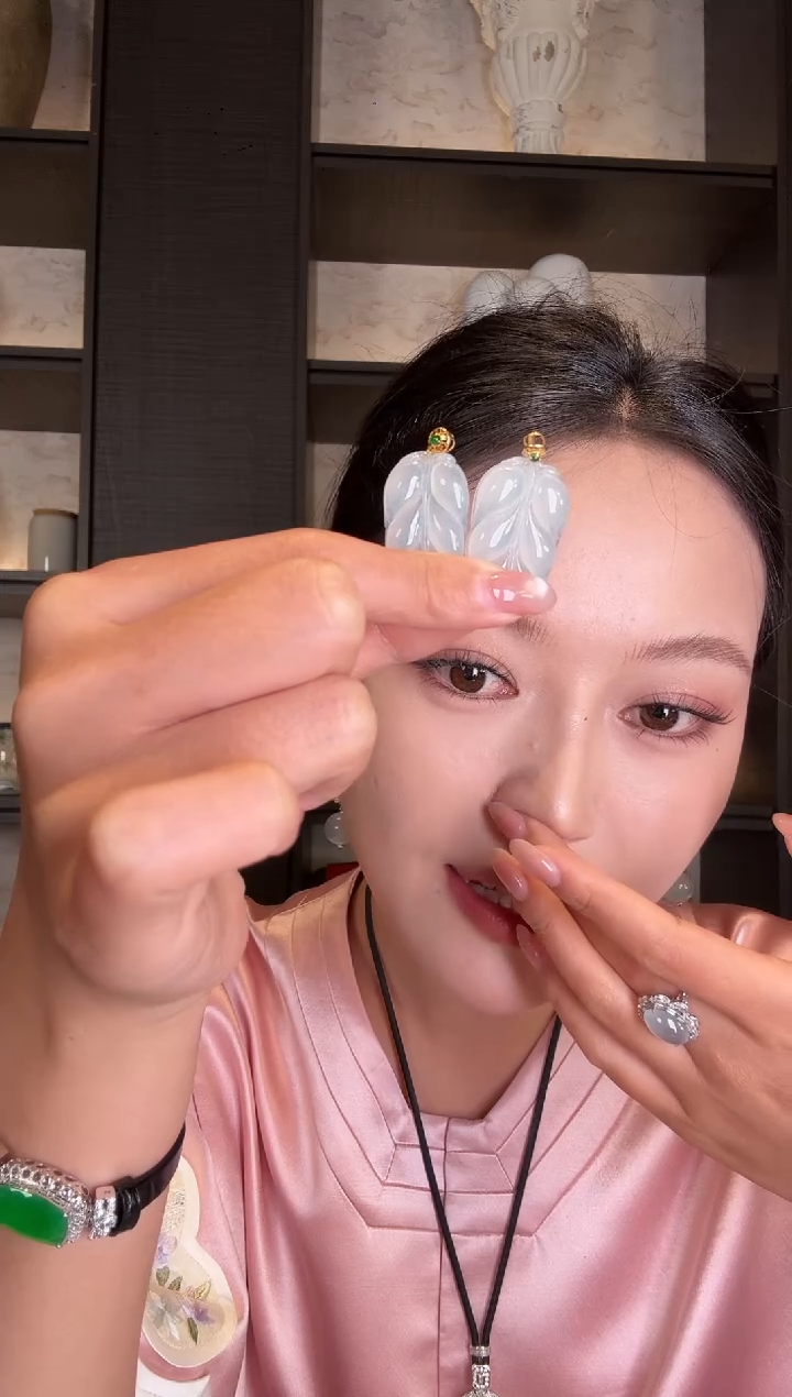 颈饰18K金镶嵌翡翠91多样性发其一