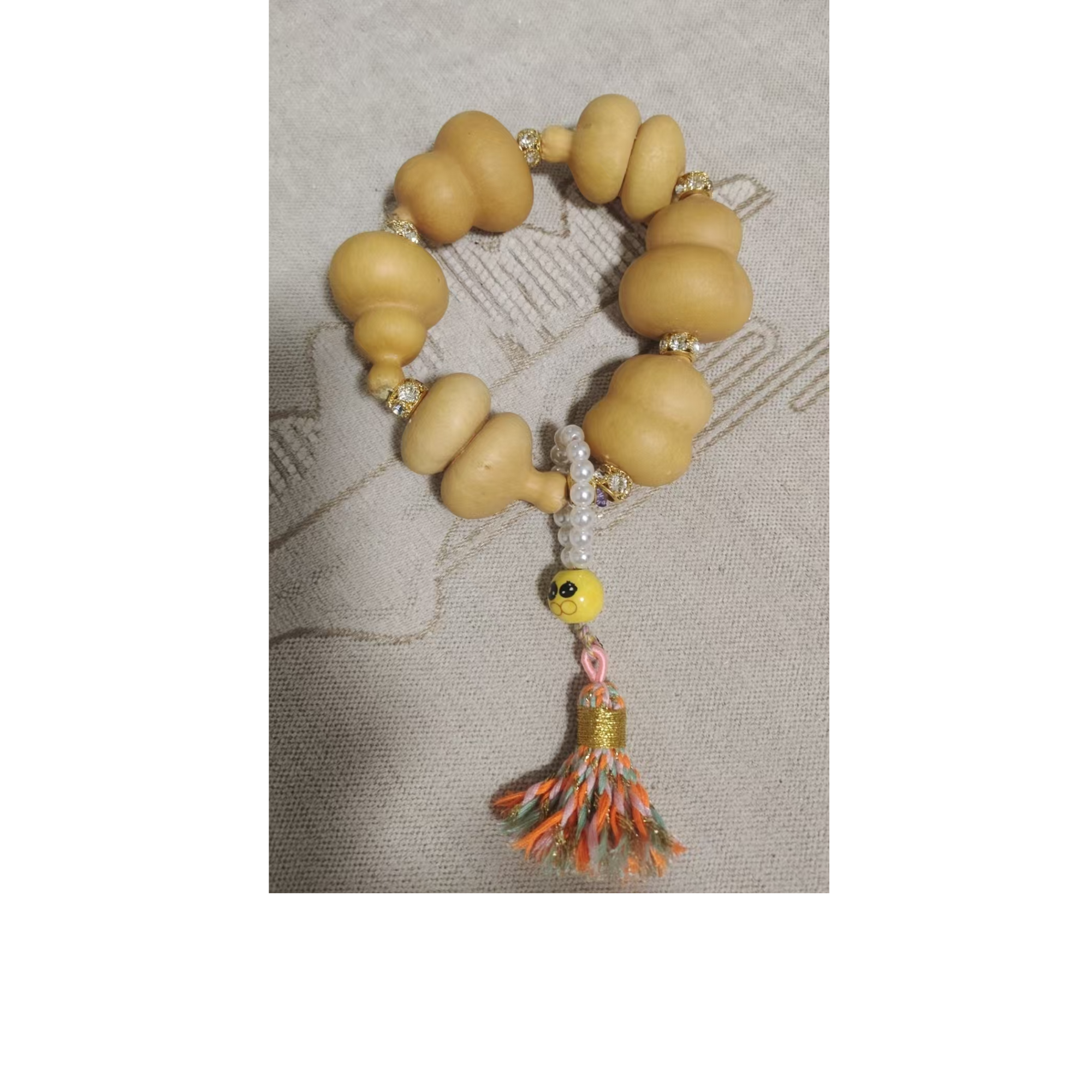 手工手持制作葫芦工艺品