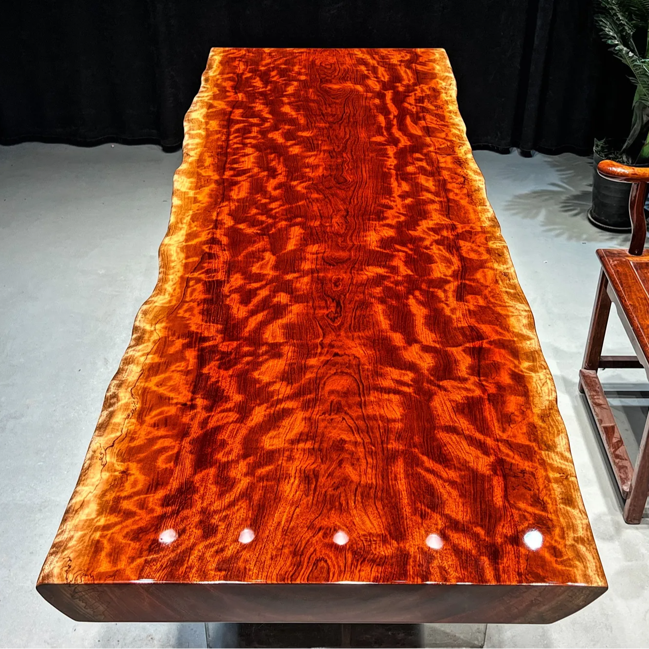 巴花精品闪光虎皮纹实木大板桌 自然边 216*75*8