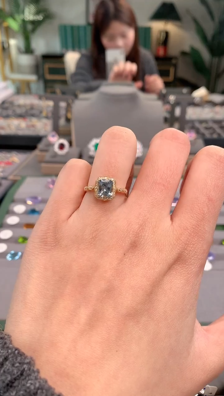 【闪购商品】海蓝宝石戒圈18K金镶嵌海蓝宝