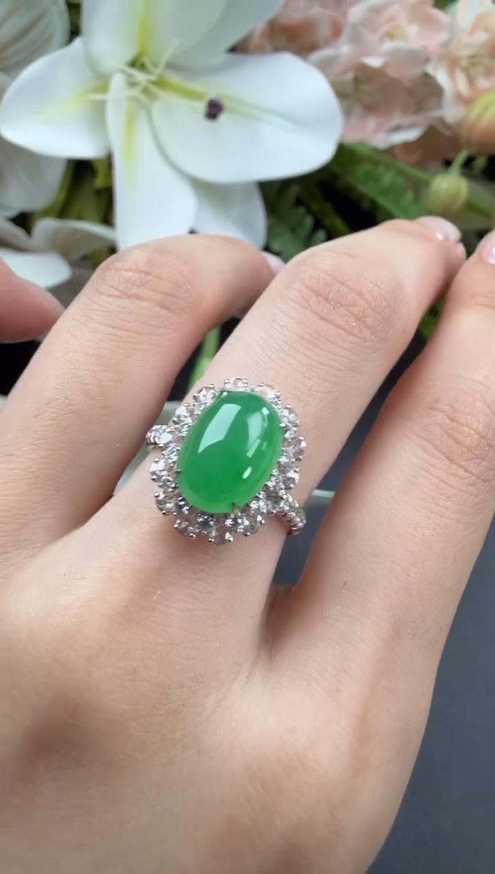 18K金镶嵌戒指翡翠戒指