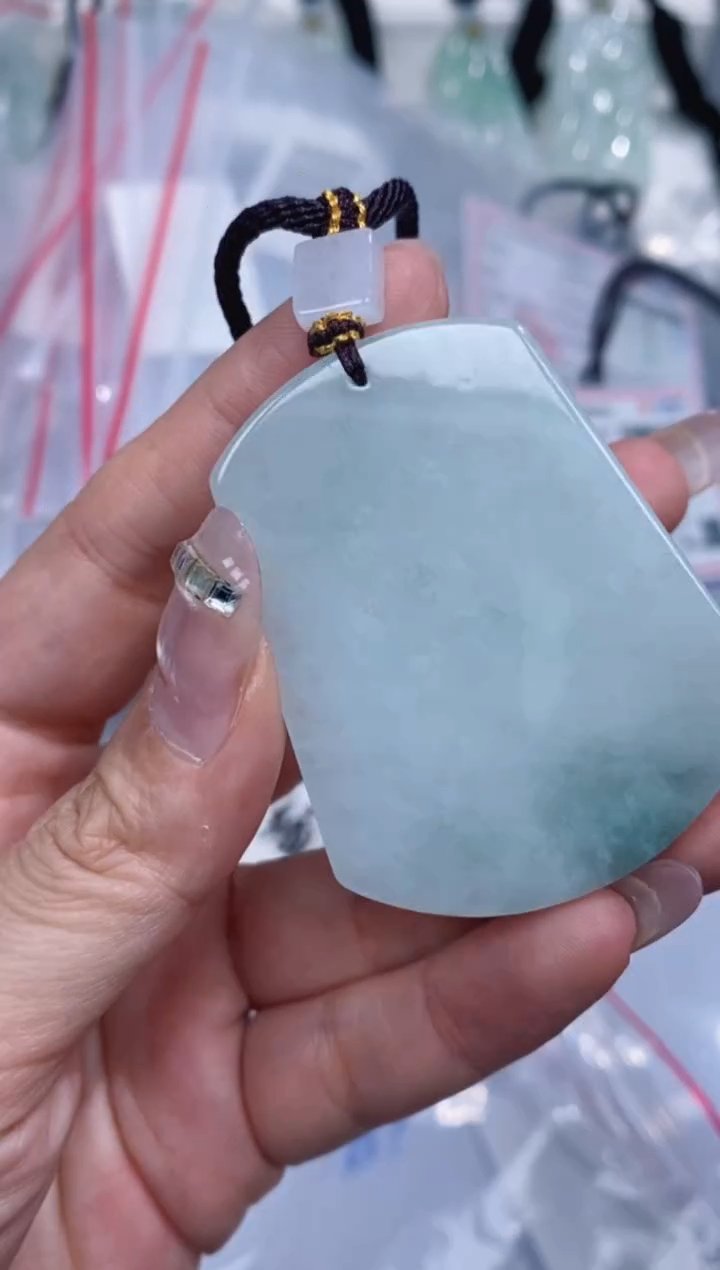 颈饰未镶嵌翡翠吊坠