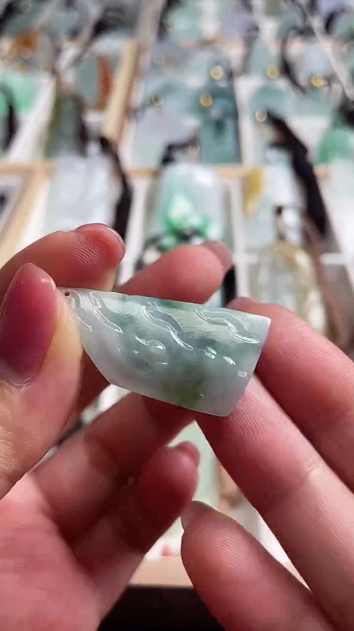 【闪购商品】翡翠颈饰未镶嵌11111111