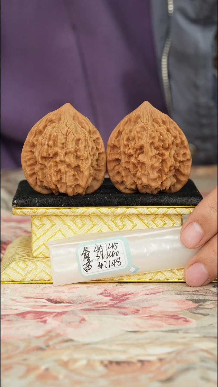 【闪购商品】文玩核桃把件官帽