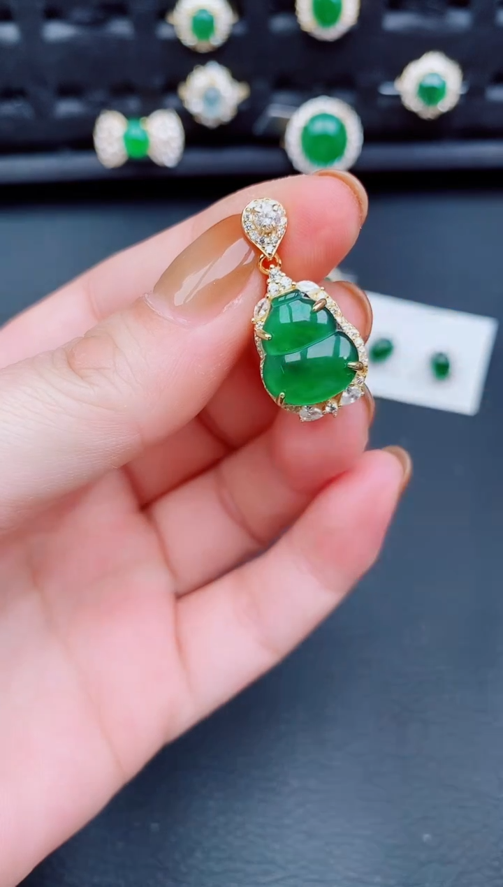 【闪购商品】翡翠颈饰银S925镶嵌天然a货翡翠303