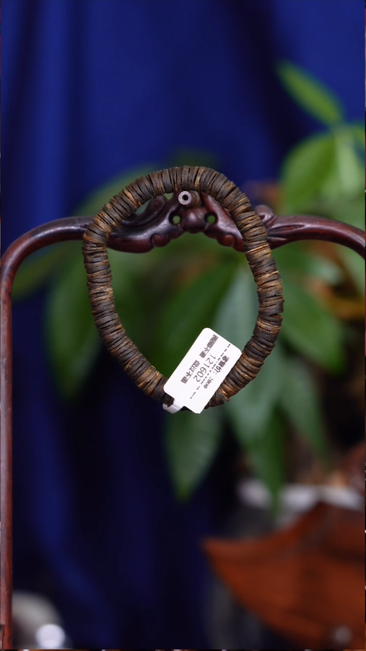 沉香手串海南莺歌绿棋药片珠沉水级