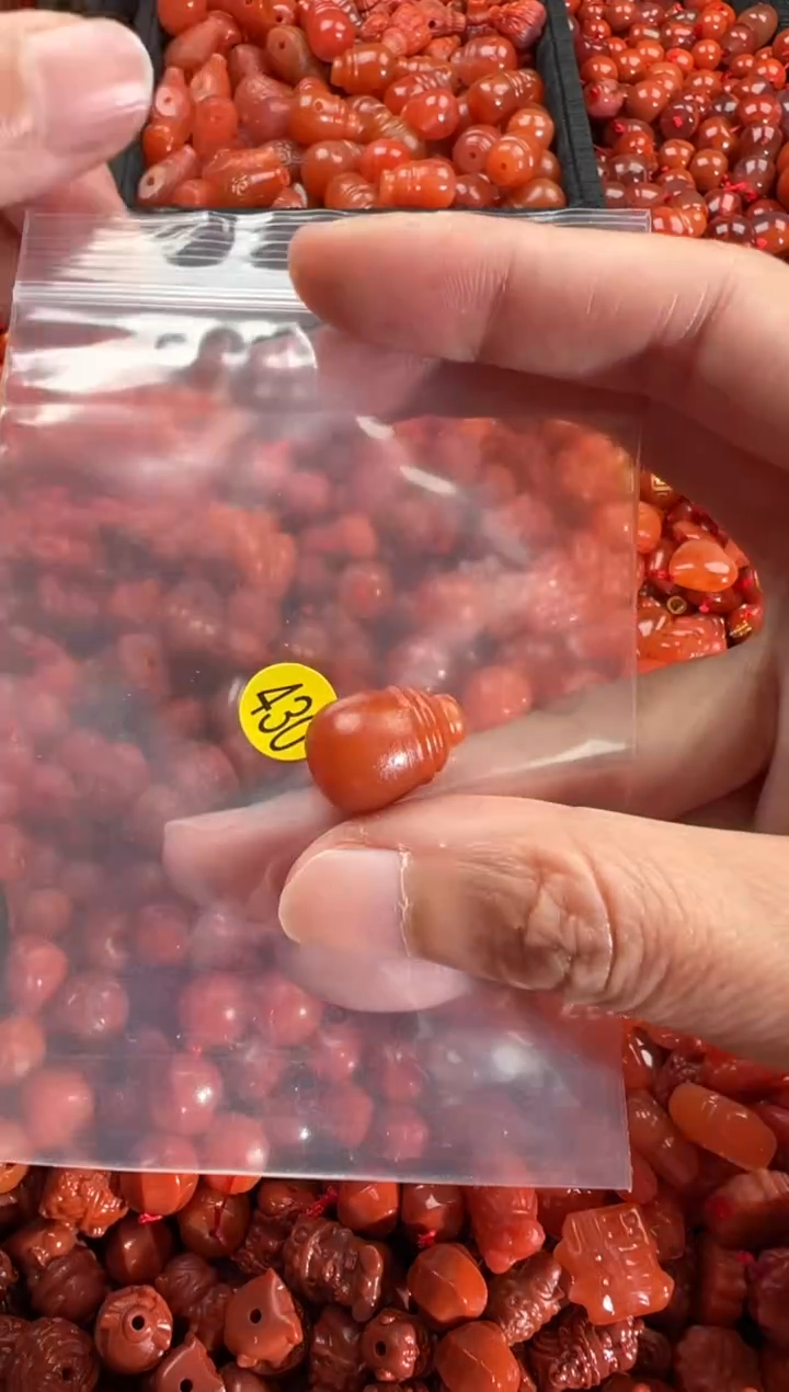 【闪购商品】南红玛瑙颈饰未镶嵌1