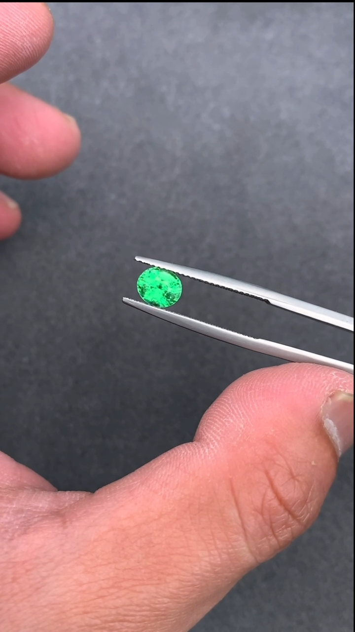 【闪购商品】石榴石（沙弗莱）裸石未镶嵌1.58克拉