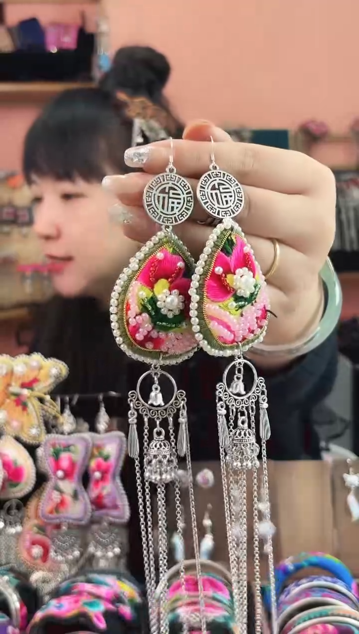 织绣艺枝独绣手工饰品133