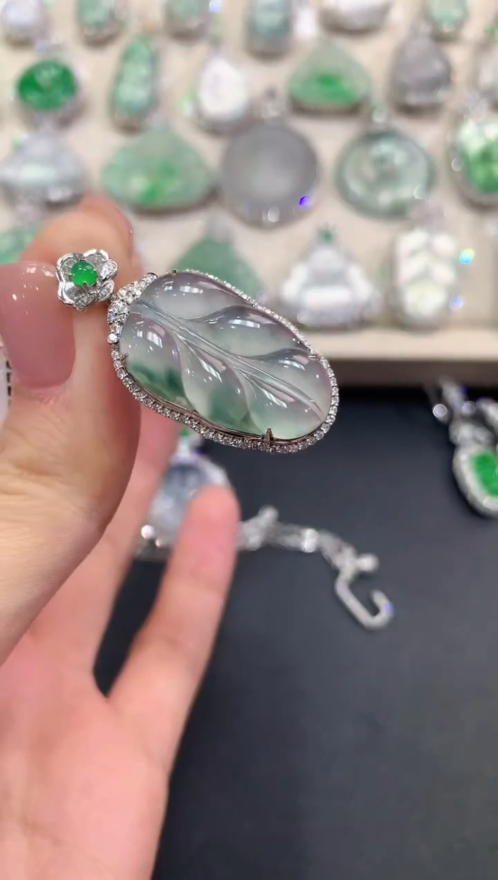 【闪购商品】翡翠吊坠(不含链)18K金镶嵌q40